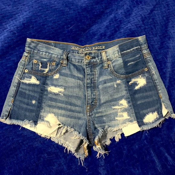 American Eagle High rise Festival short! Cute two tone denim! - Picture 1 of 3